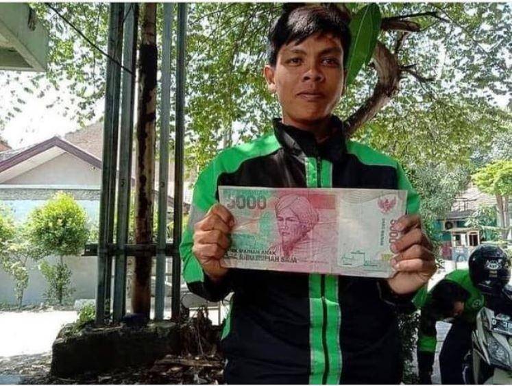 driver ojek online dapat tip (instagram.com/newdramaojol.id)