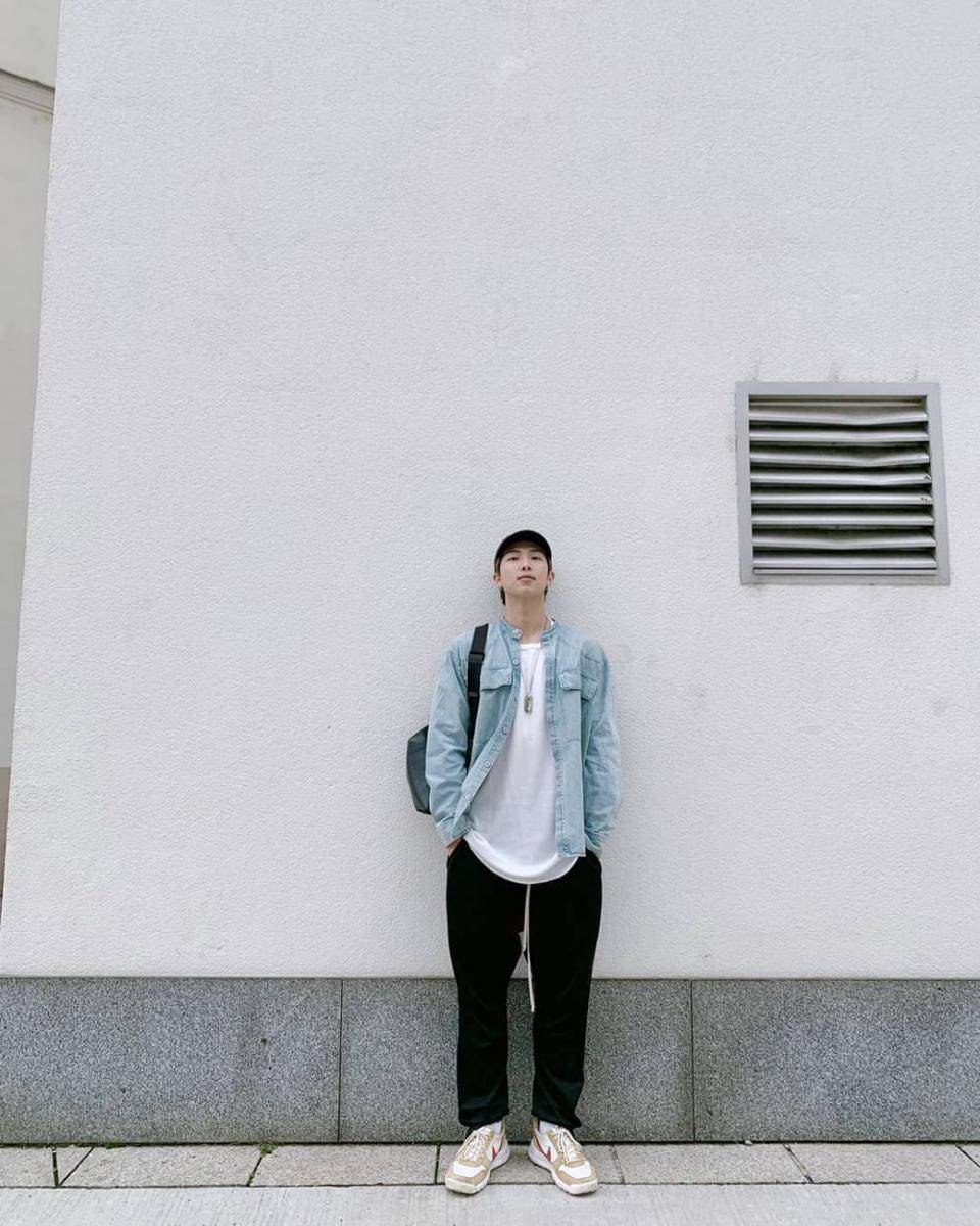 referensi outift street style ala RM BTS (Instagram.com/bighit_ent)