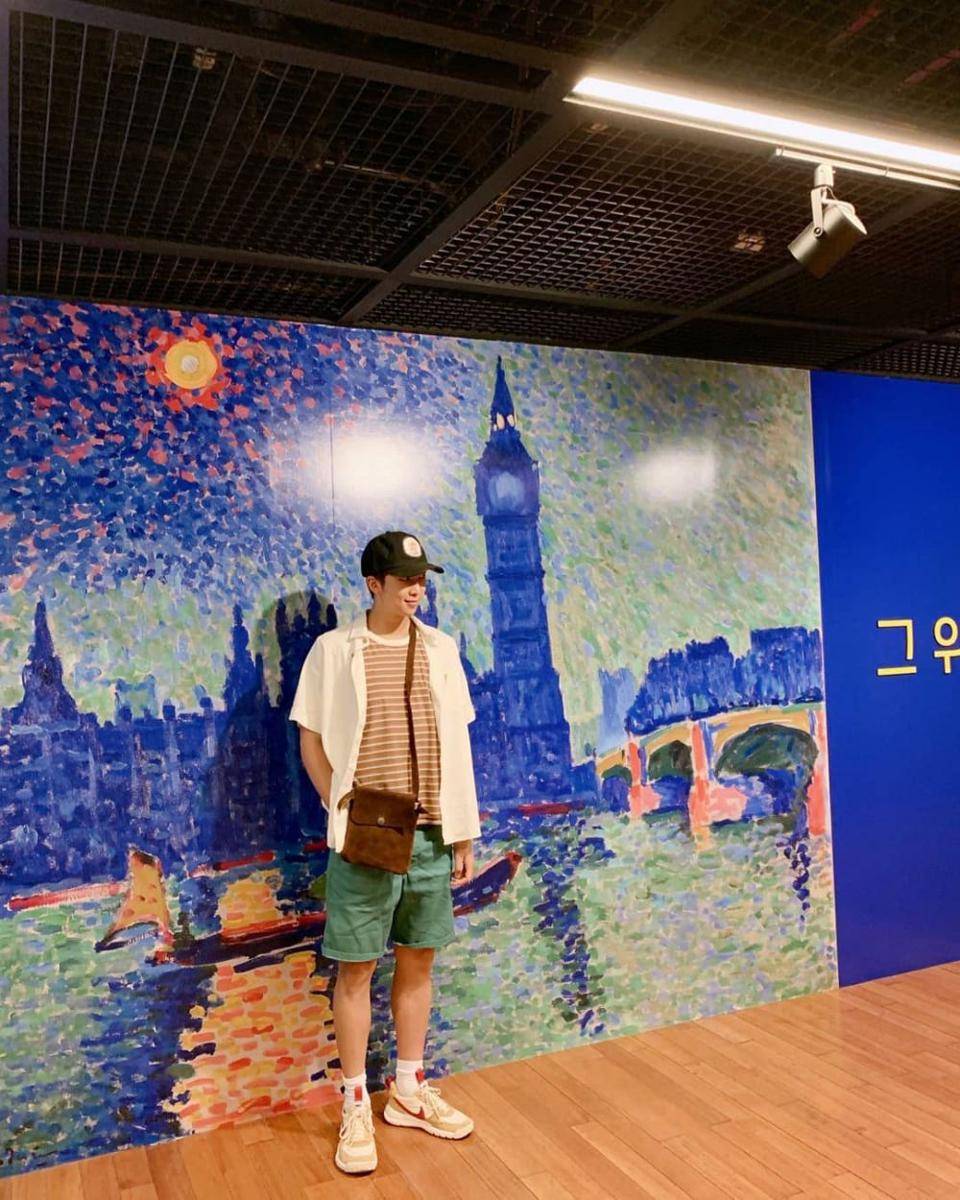referensi outift street style ala RM BTS (Instagram.com/bighit_ent)