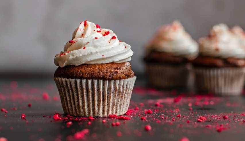ilustrasi cupcake flamin hot (unsplash.com/Aneta Voborilova)