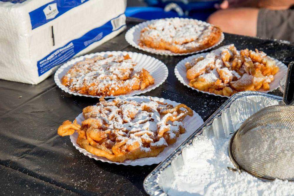 ilustrasi funnel cake flamin hot (pixabay.com/LuAnn Hunt)