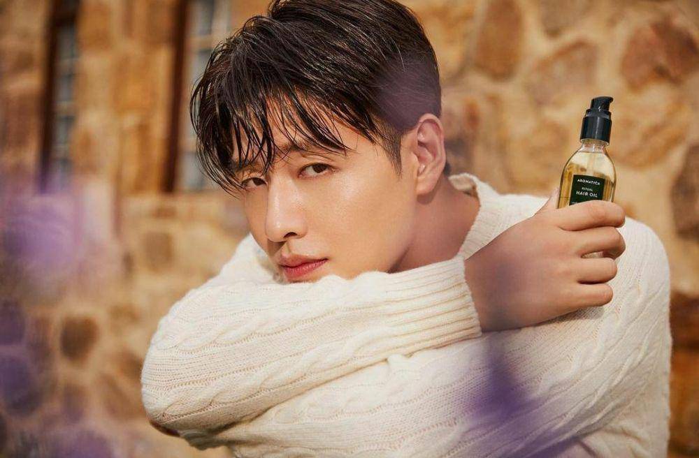 Kang Ha Neul (instagram.com/th_company_official)