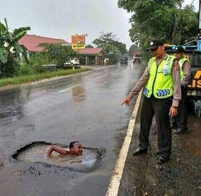 'namanya juga anak-anak' (facebook.com/Kids in Predicaments)