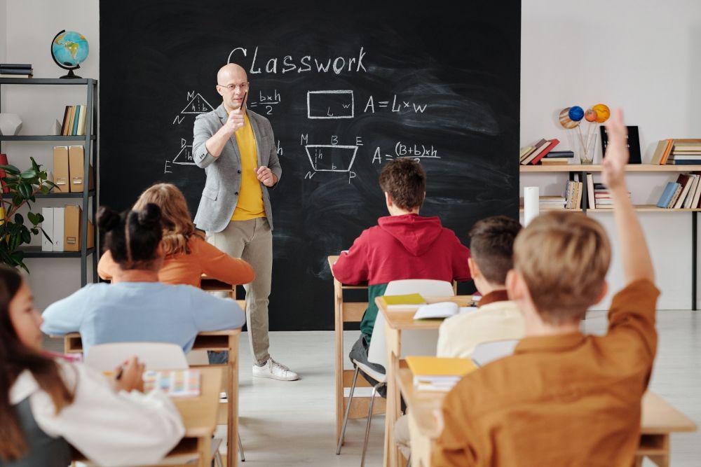5 Tips yang Bisa Menjadikan Guru Lebih Menarik di Mata Siswa