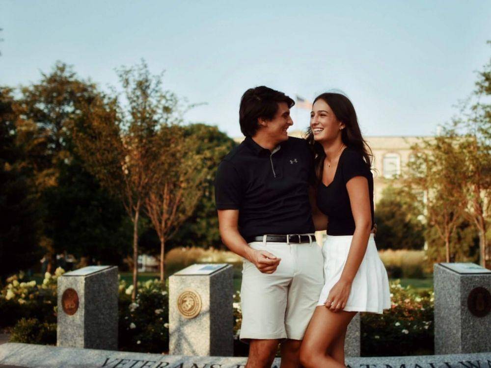 ilustrasi pasangan bahagia (unsplash.com/leah hetteberg)