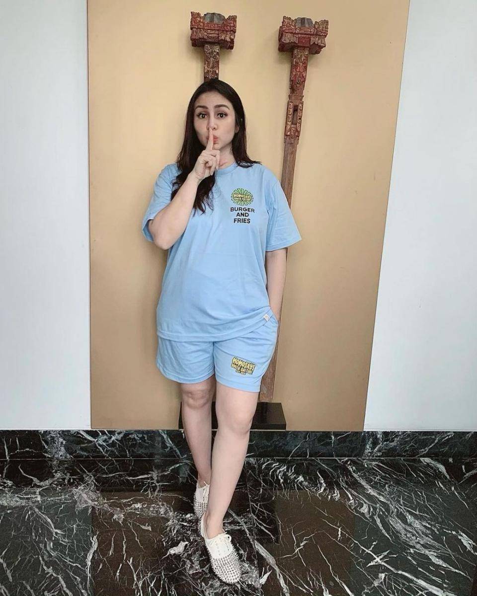 OOTD short pants ala Momo Geisha (instagram.com/therealmomogeisha)