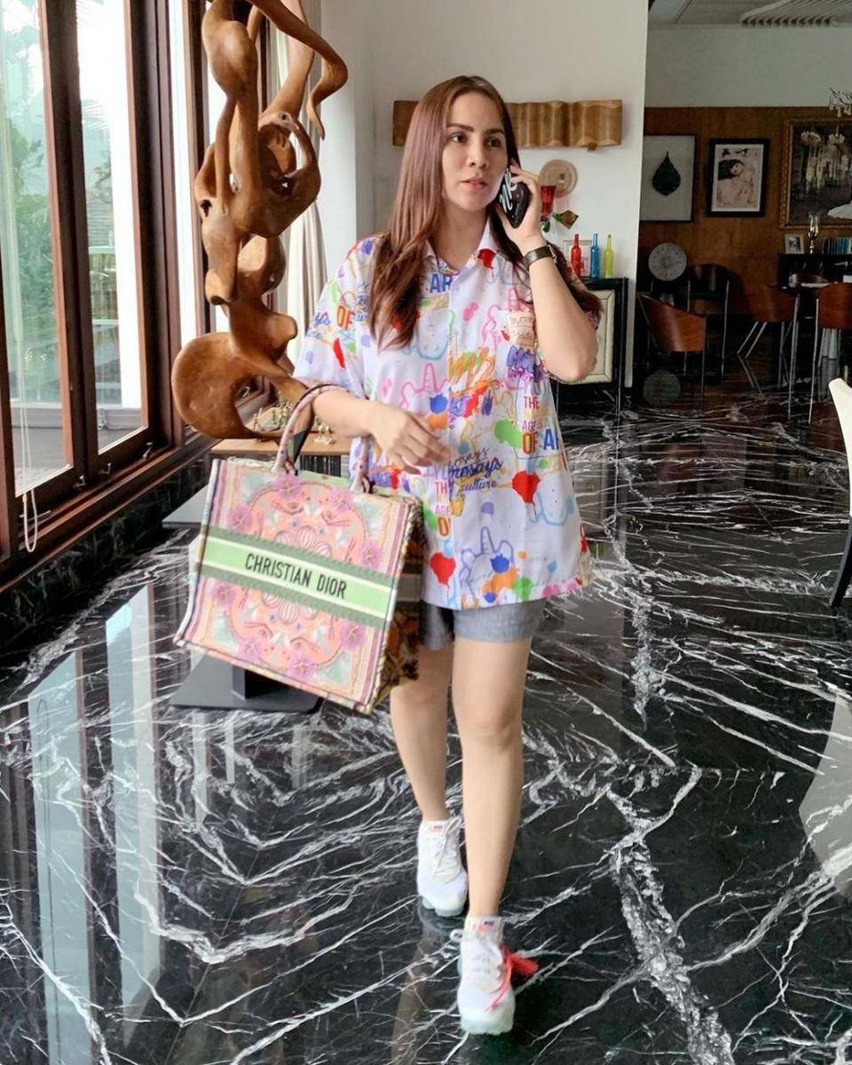 OOTD short pants ala Momo Geisha (instagram.com/therealmomogeisha)
