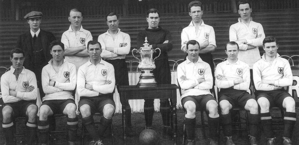skuad Tottenham Hotrspurs saat menjuarai FA Cup 1901 (tottenhamhotspur.com)