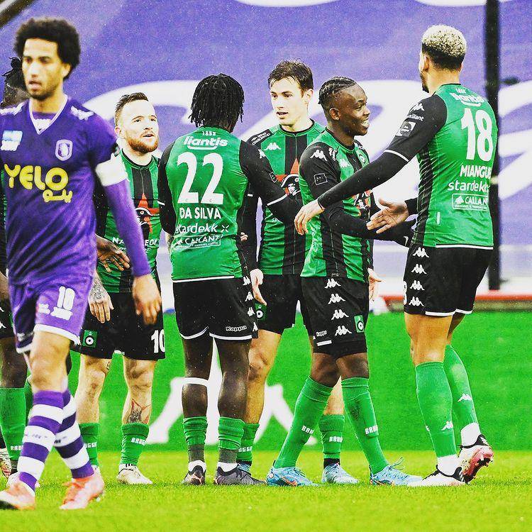Para pemain Cercle Brugge ketika melakukan selebrasi setelah mencetak gol ke gawang lawan. (instagram.com/cercleofficial)