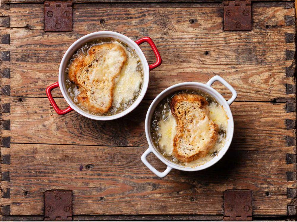 Resep Onion Soup with Bagel Bread, Penuh Cita Rasa!
