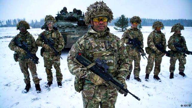 gambar pasukan NATO (dw.com)