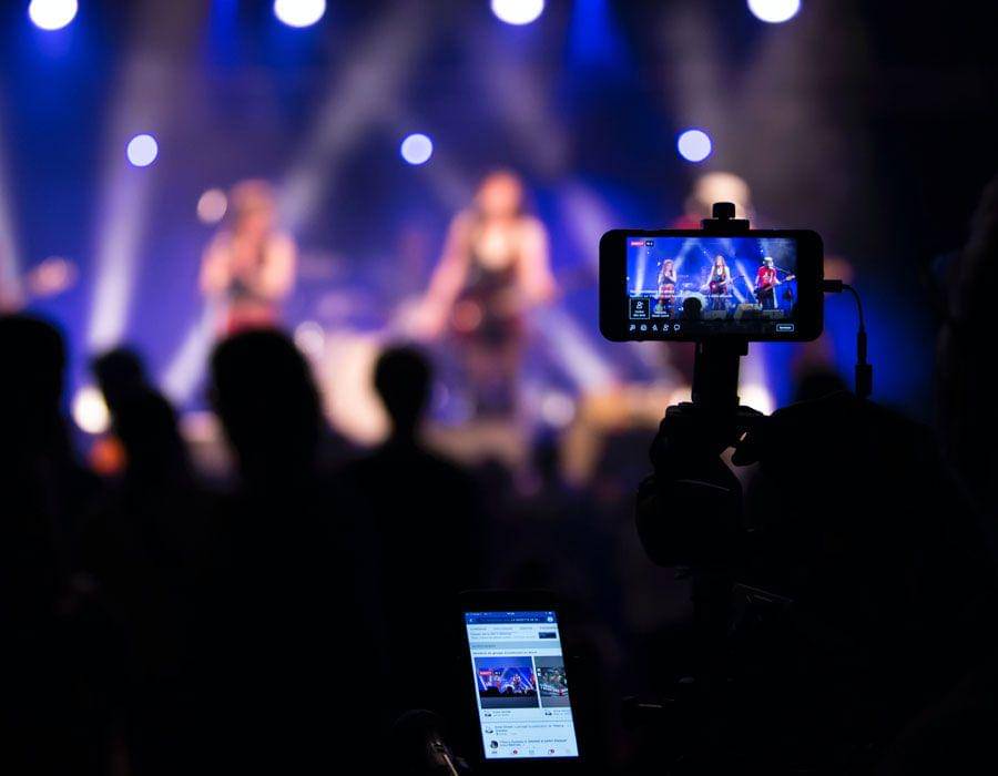 Ilustrasi Konser Online. (unsplash.com/Nicolas LB)