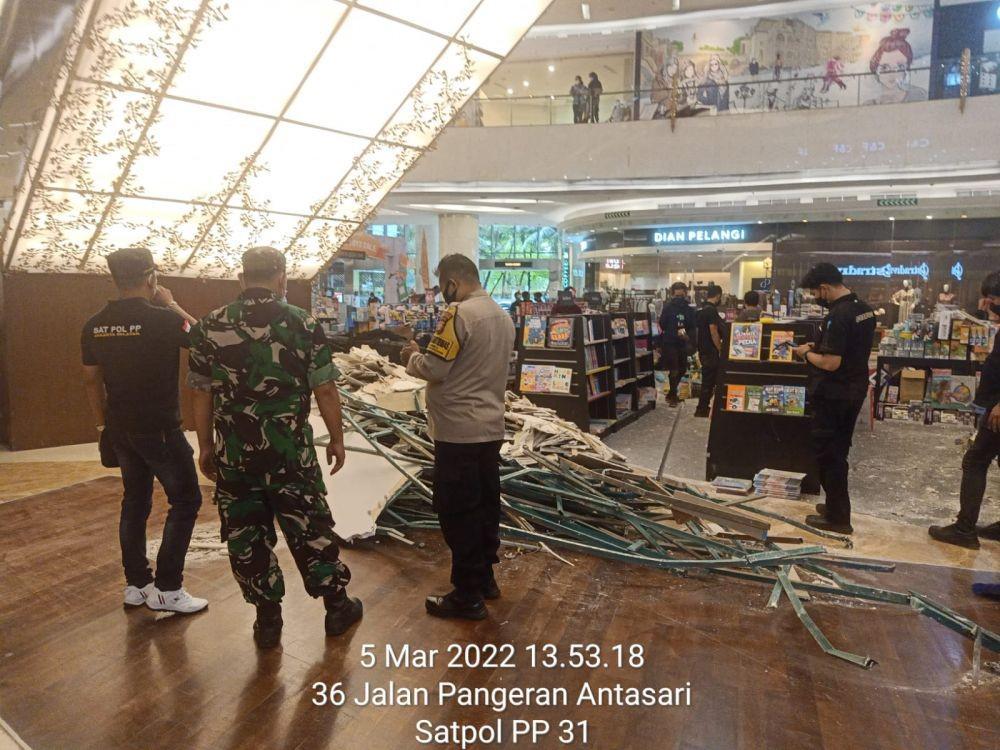 Atap Plafon Lippo Mall Kemang Ambruk Akibat Angin Kencang, 3 Terluka