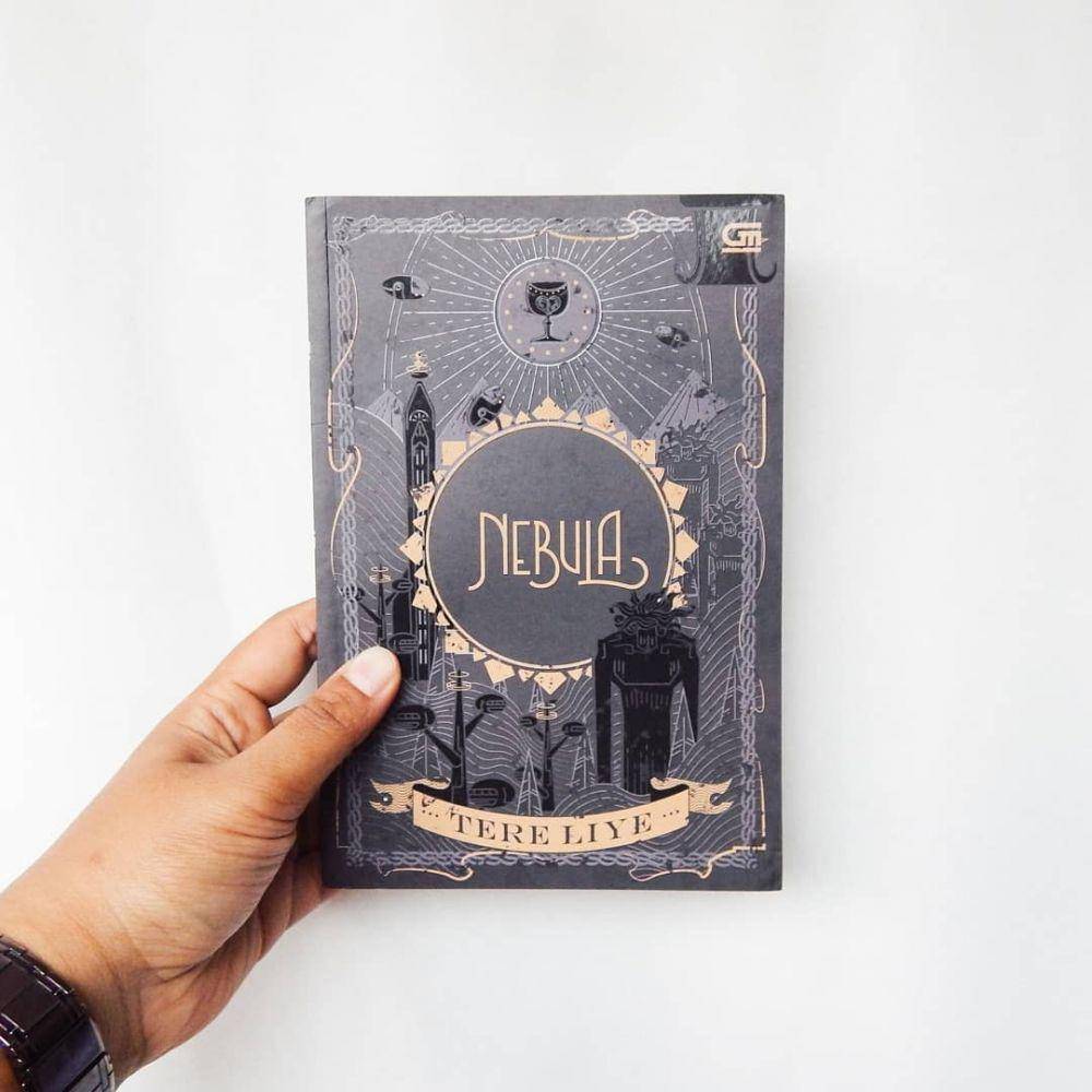Nebula karya Tere Liye (instagram.com/tiareadsbooks)
