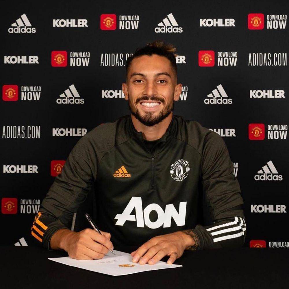 potret Alex Telles saat didatangkan Manchester United (instagram.com/alextelles13)