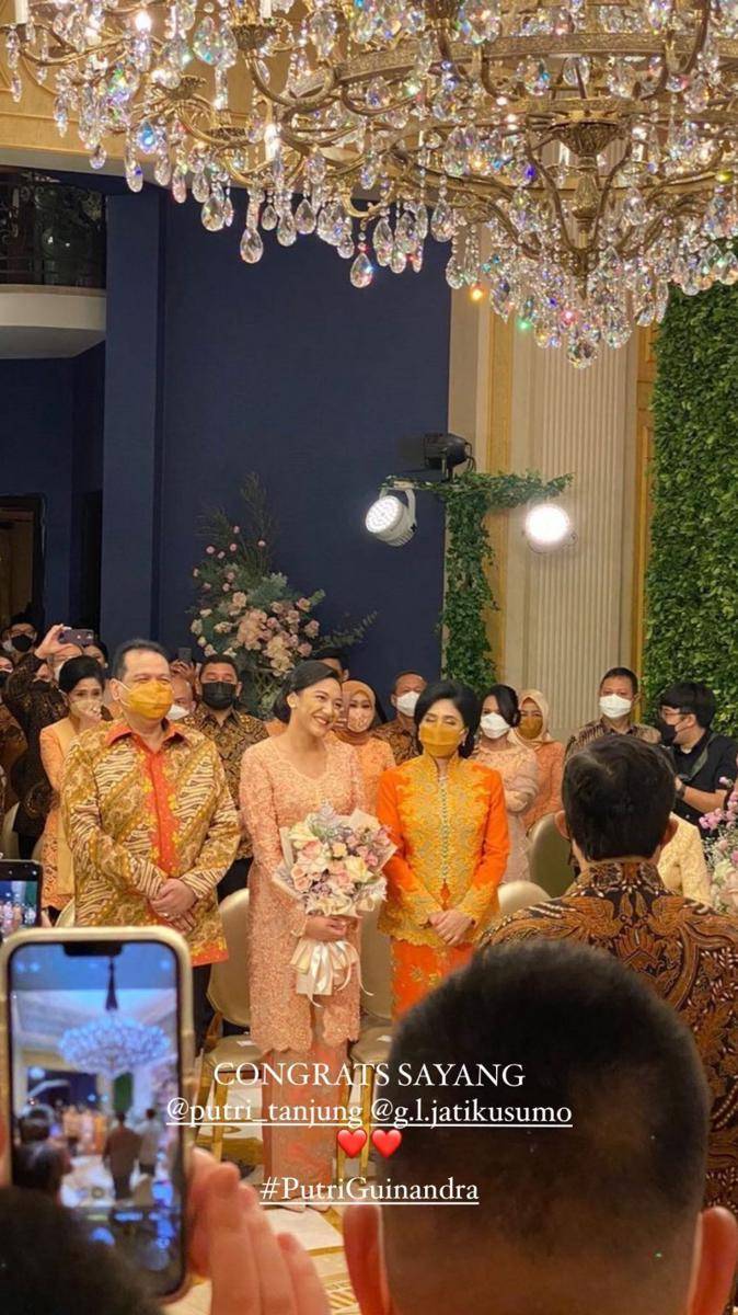 Lamaran Putri Tanjung (Instagram.com/etaramadhan/)