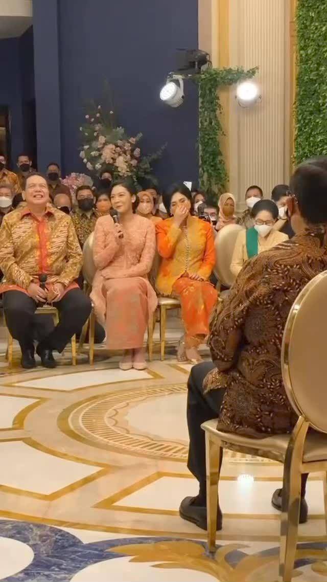 Lamaran Putri Tanjung (Instagram.com/etaramadhan/)