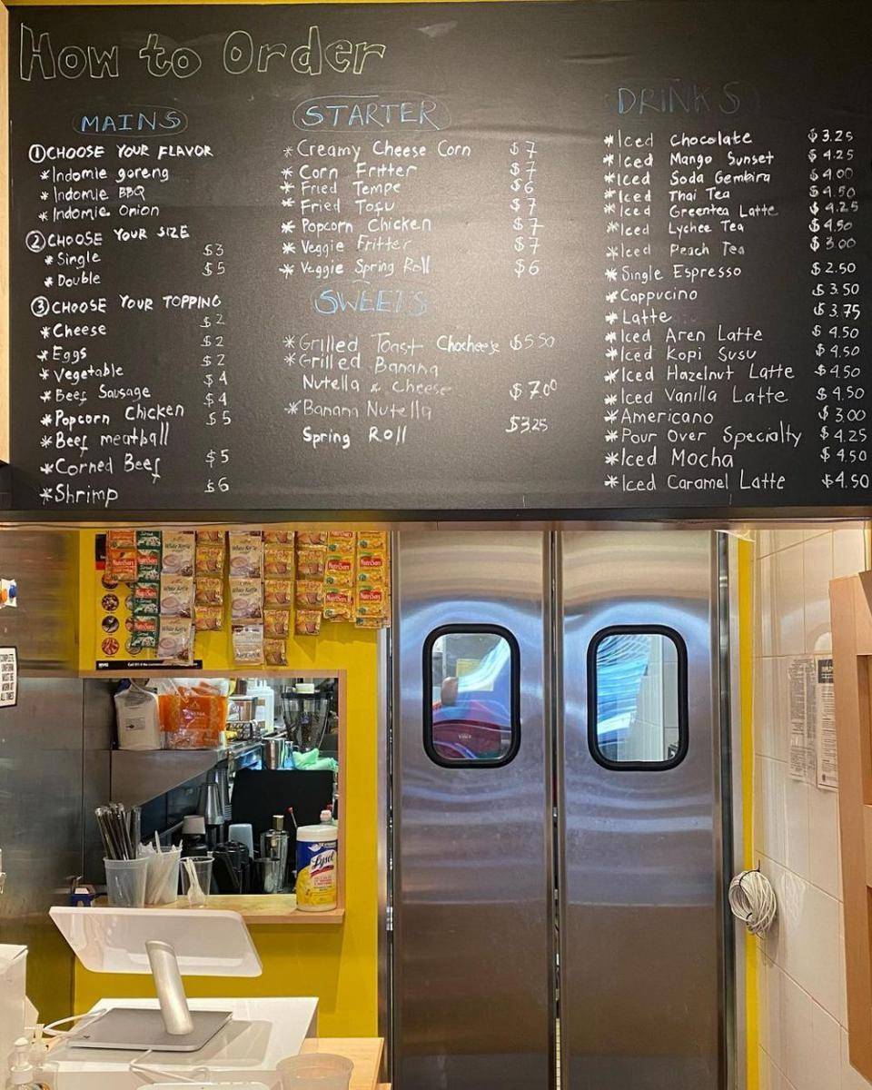 Warkop NYC di New York, USA (instagram.com/omar.k.prawiranegara)