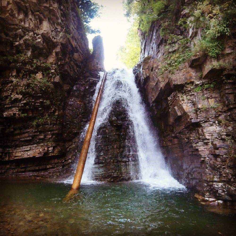 Bukhtivetskyi Waterfall (instagram.com/friedricht.art)