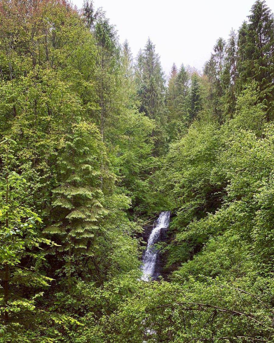 Laznyi Waterfall (instagram.com/galunka_kabuki)