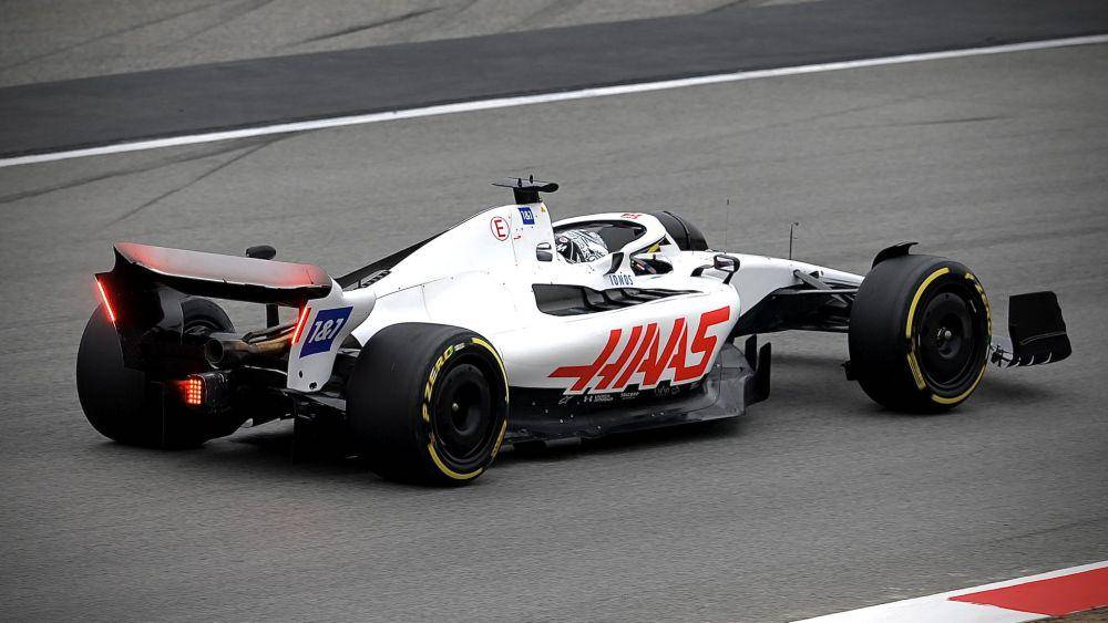 mobil VF-22 tanpa logo Uralkali (twitter.com/HaasF1Team)
