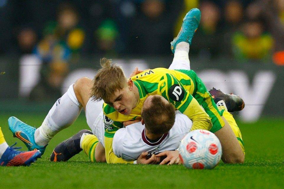 Momen Kocak Bek Pinjaman dari MU Gagal Marah Akibat Eriksen