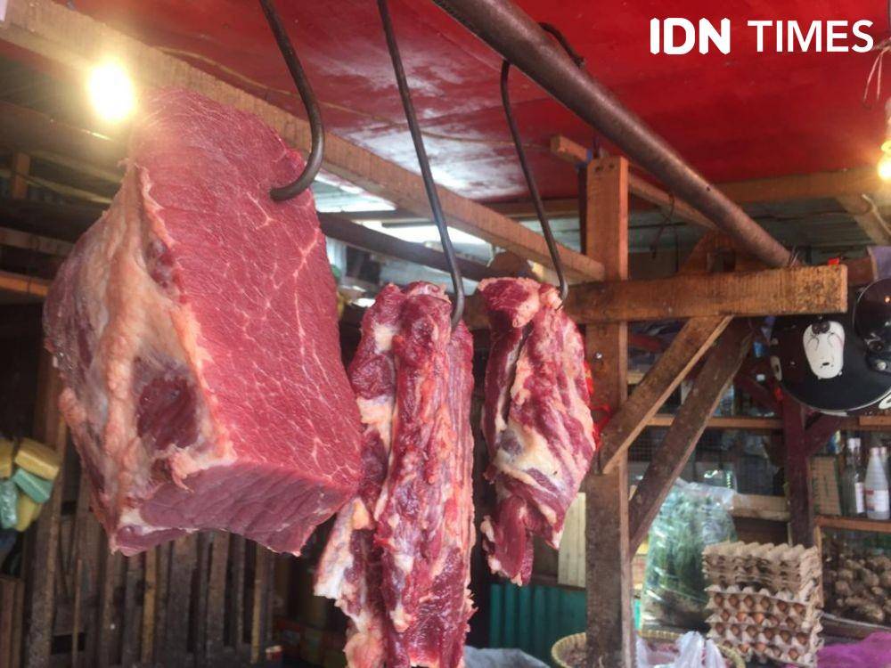 Dinas Peternakan dan Kesehatan Hewan Provinsi Lampung memastikan ketersediaan daging sapi potong di wilayah setempat masih sangat aman hingga Lebaran. (IDN Times/Tama Yudha Wiguna)