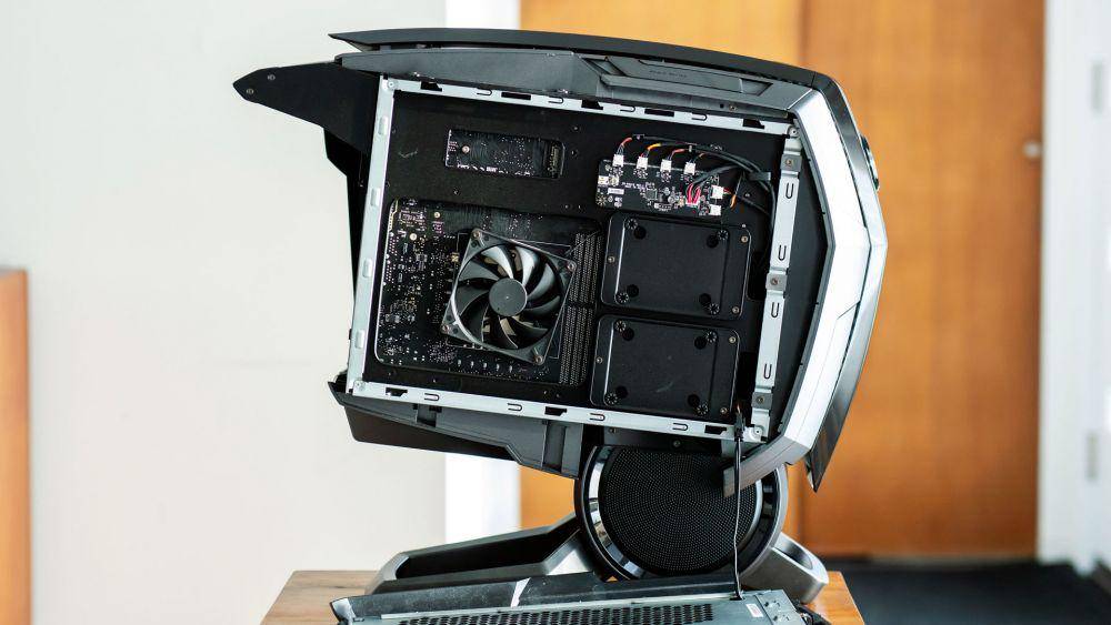 potret MSI MEG Aegis Ti5 (pcmag.com)