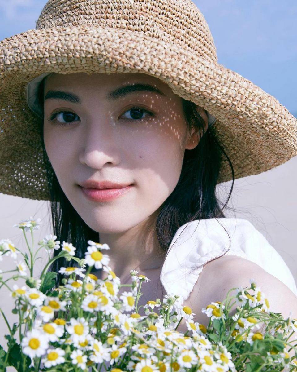Elaine Zhong (instagram.com/elaine_zhongchuxi)