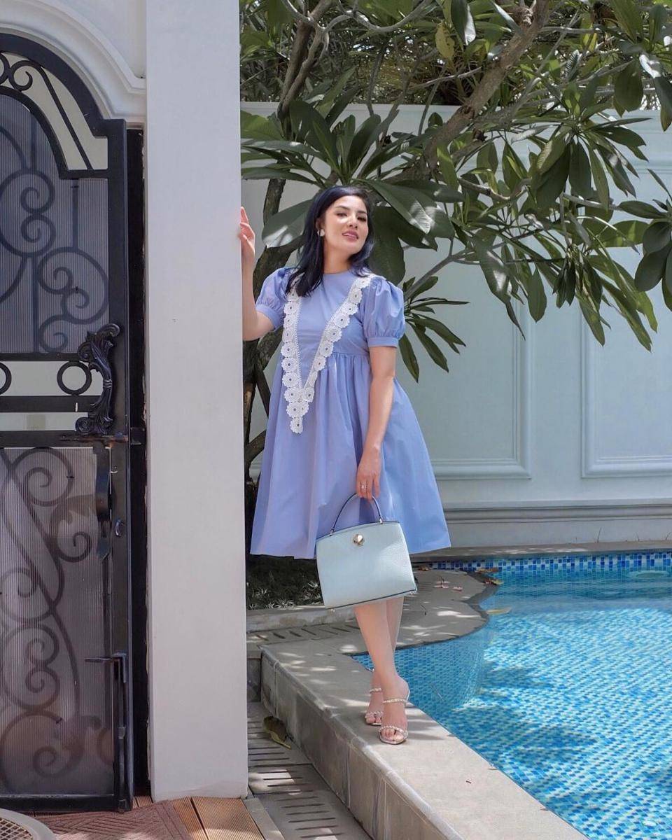 OOTD dress ala Nindy Ayunda (instagram.com/nindyayunda)