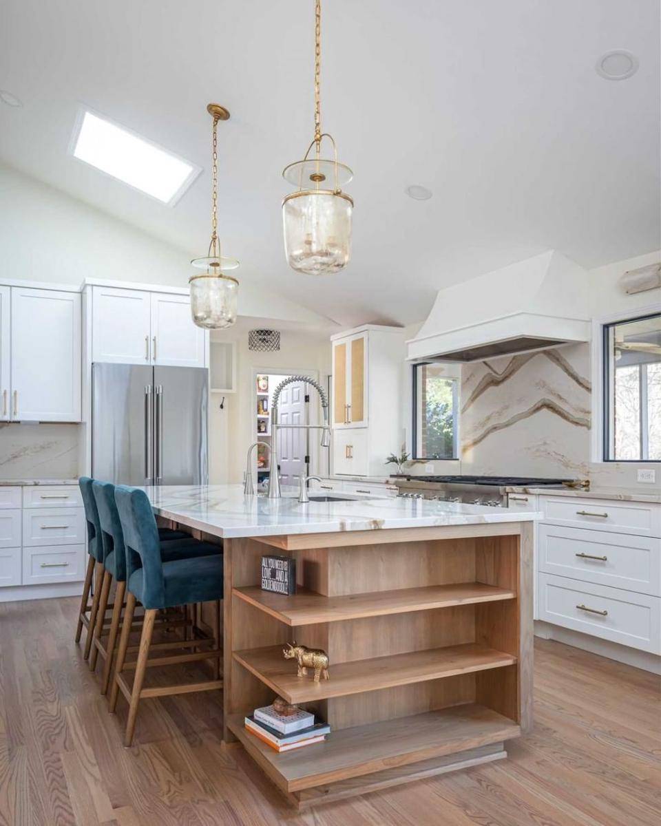 Ide desain kitchen island (instagram.com/clearcutandco)