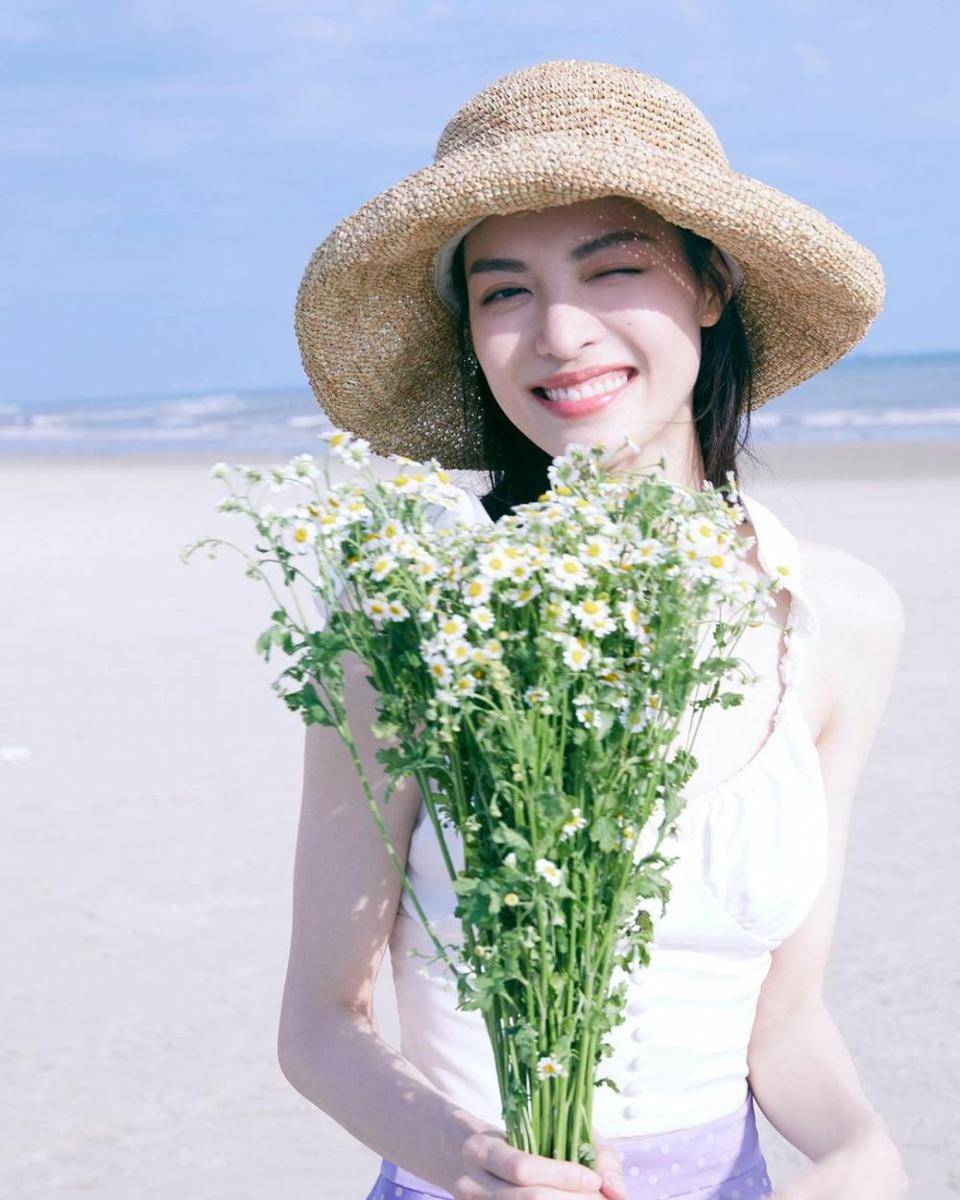 Elaine Zhong (instagram.com/elaine_zhongchuxi)