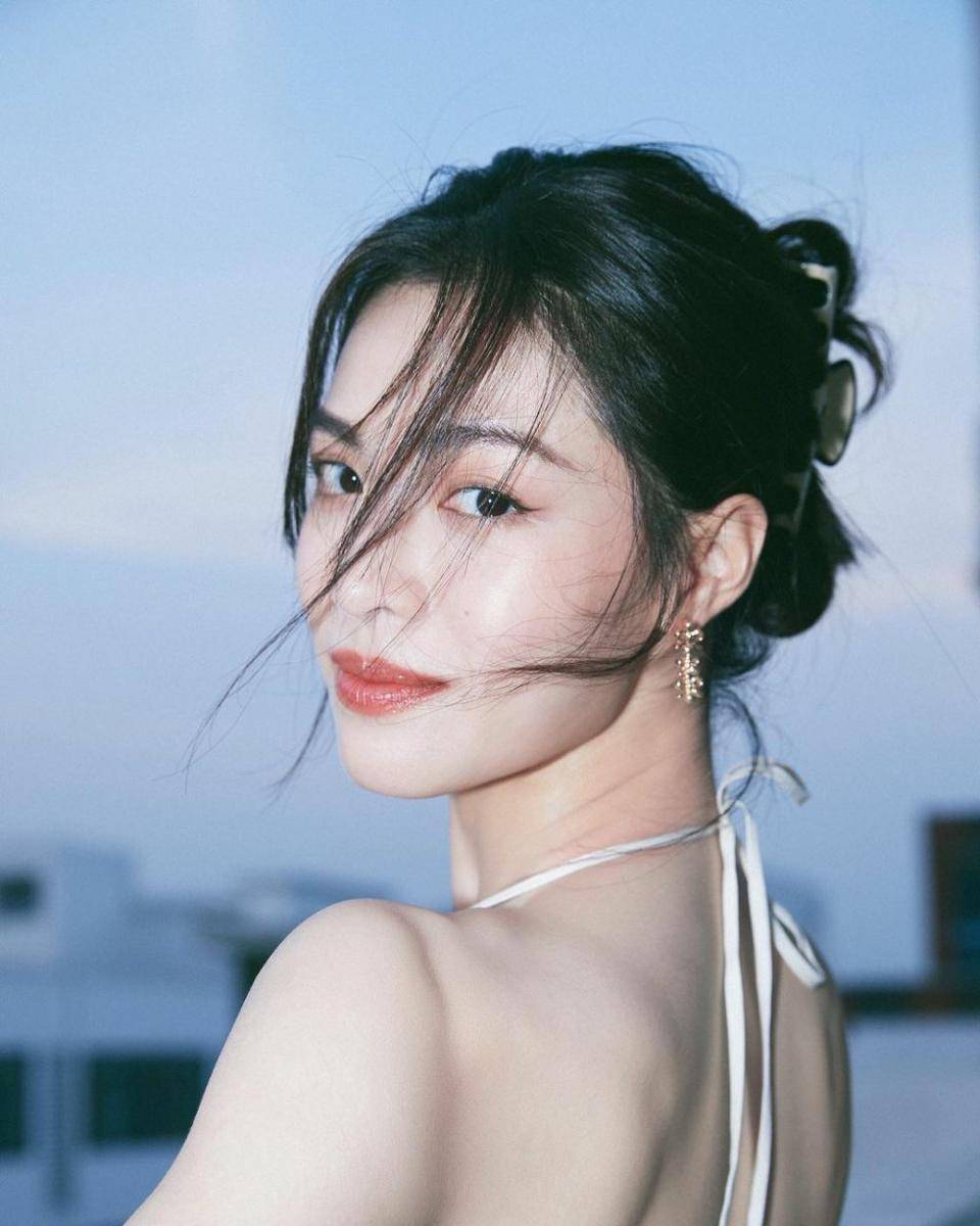 Elaine Zhong (instagram.com/elaine_zhongchuxi)