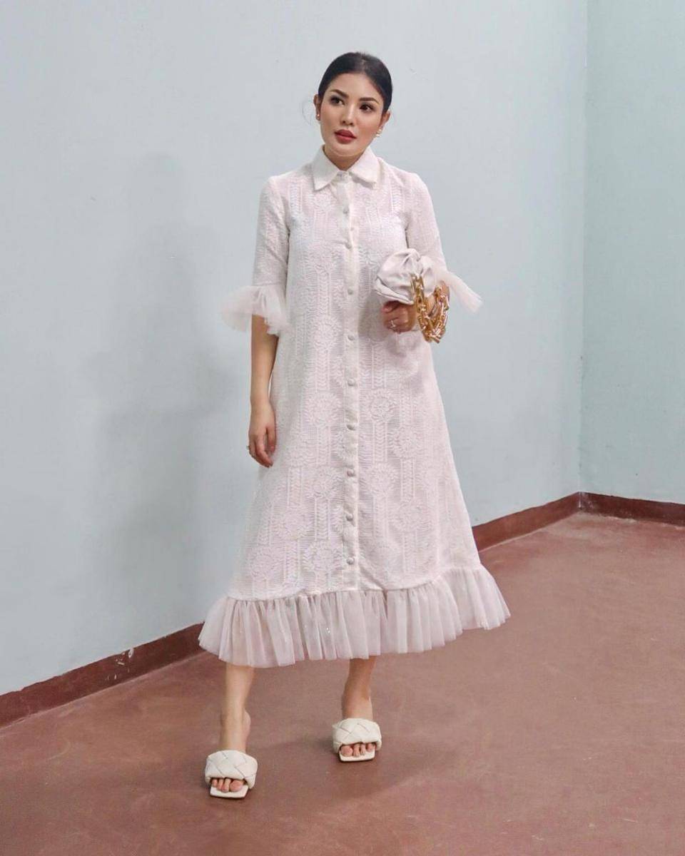 OOTD dress ala Nindy Ayunda (instagram.com/nindyayunda)