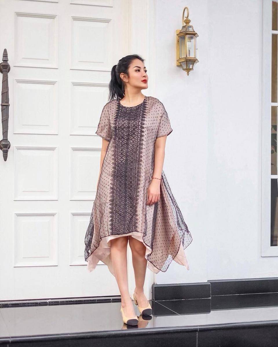 OOTD dress ala Nindy Ayunda (instagram.com/nindyayunda)