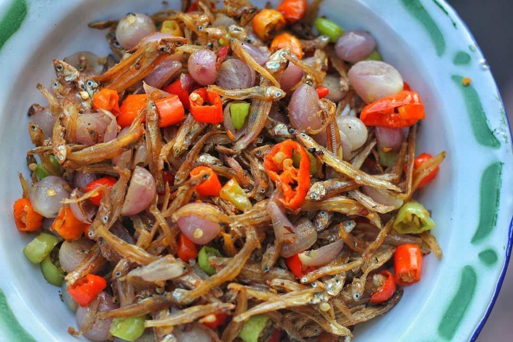 Resep Teri Goreng Bumbu Bawang untuk Stok Lauk Praktis, Rasanya Gurih