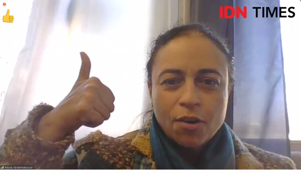 Mona Magdy Abdelmaksoud selaku Senior Manager, Gender Balance & Research, Women in News, dalam diskusi bertajuk Women in News dengan topik Having Sexual Harassment Policy in the Newsroom yang diselenggarakan oleh WAN-IFRA WIN SEA Leadership Hub 2022. 5 Maret 2022. (IDN Times/M. Tarmizi Murdianto)