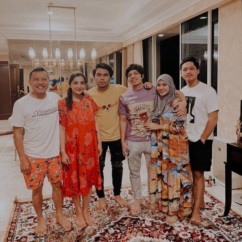 artis yang dekat dengan iparnya (instagram.com/azriel_hermansyah)