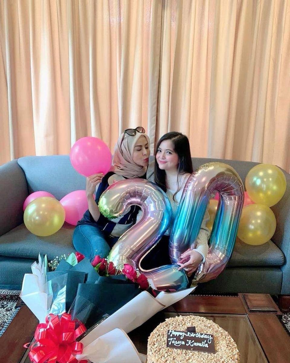 potret artis yang dekat dengan mertuanya (instagram.com/ramabakar)