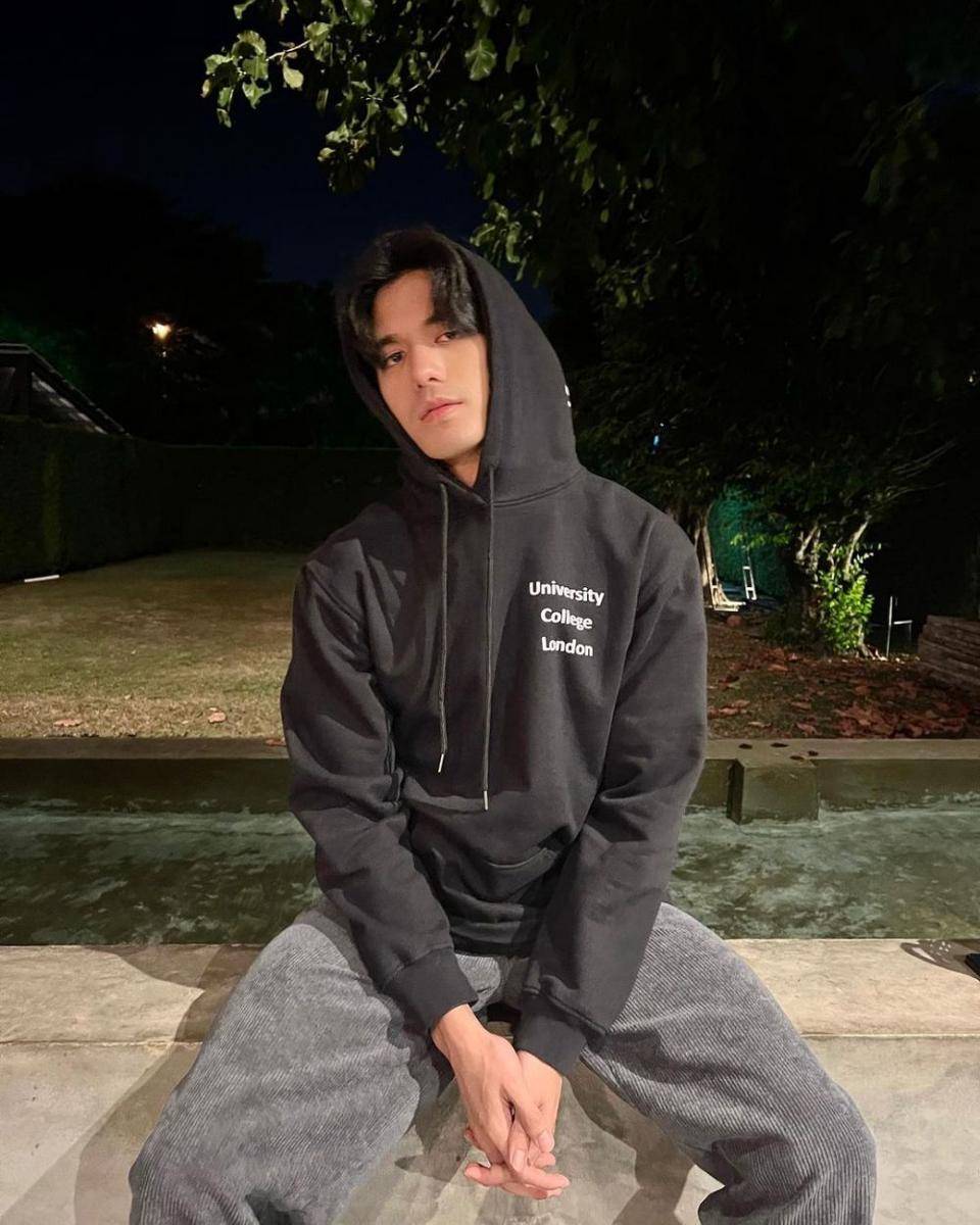 outfit nongkrong simpel ala Net Siraphop (instagram.com/net_siraphop)