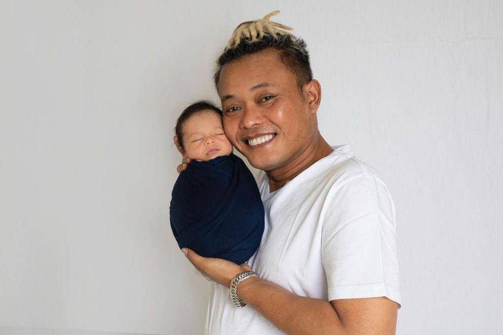 potret Sule momong Adzam (instagram.com/nathalieholscher)