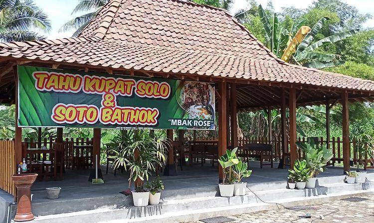 tahu kupat solo Mbak Rose (www.instagram.com/tahu_kupatsolo)