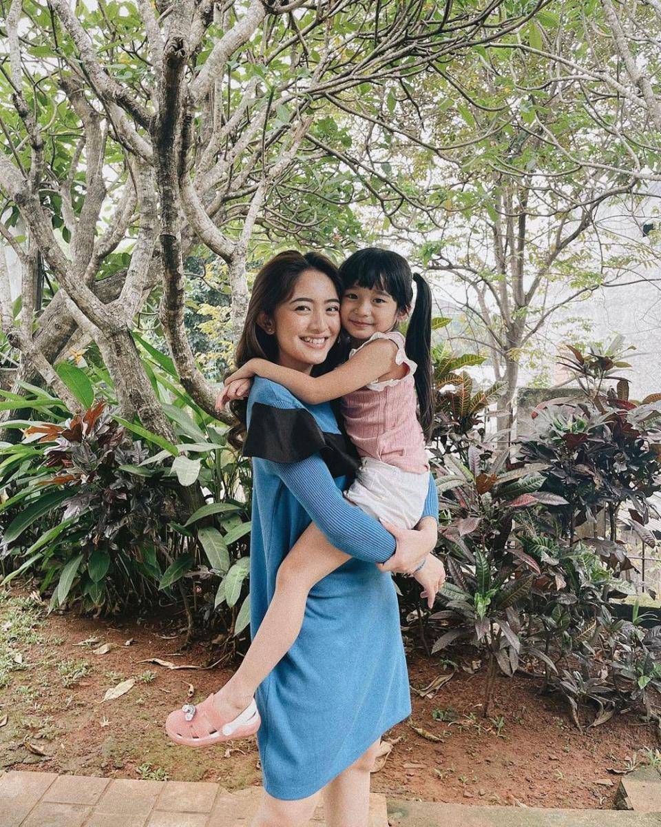 potret Natalie Zenn dan Azalea (instagram.com/nataliezenn24)
