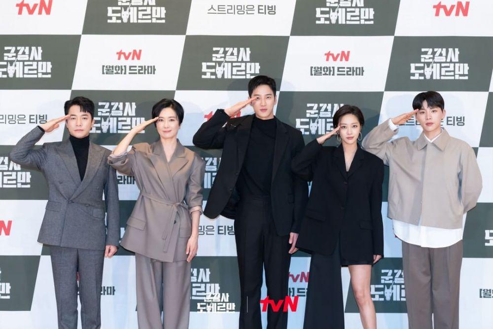 10 Potret Konferensi Pers Pemeran Drama Military Prosecutor Doberman