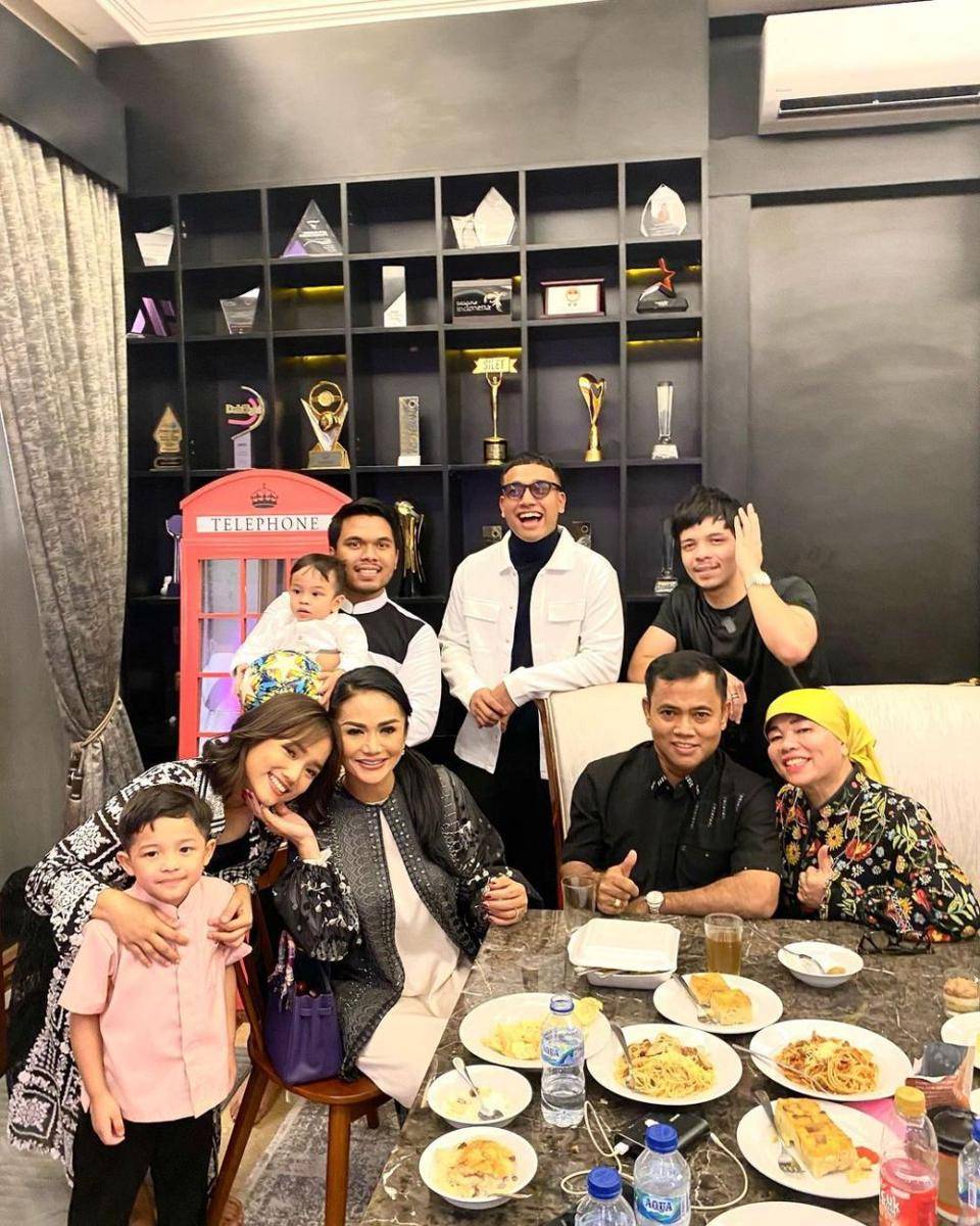 potret H. Faisal dan istri (instagram.com/dewizuhriati)