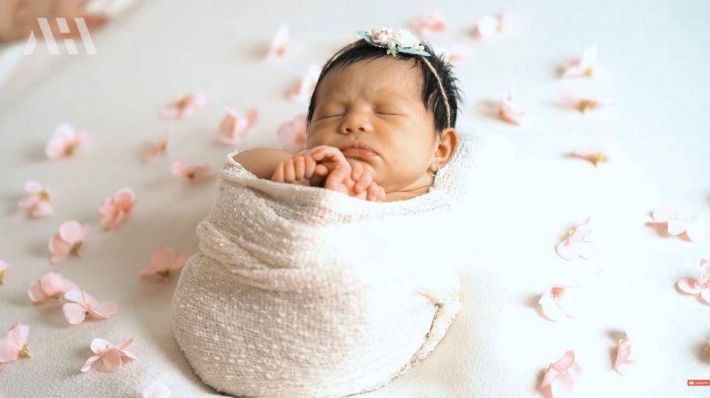 pemotretan baby Ameena (YouTube.com/AH)