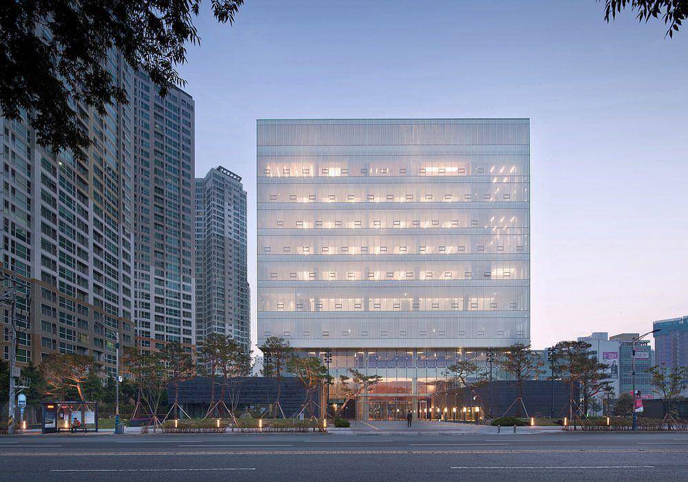 Daegu Bank's 2nd Headquarters (instagram.com/hiarchichat)