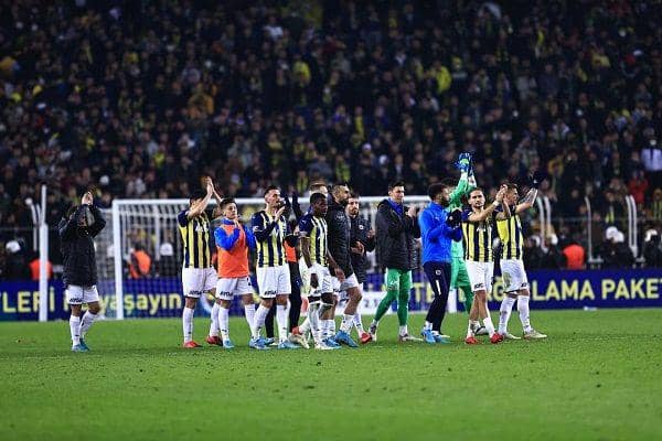 Fenerbahce usai melakoni salah satu pertandingan di ajang Turkey Super Lig musim 2021/2022. (Instagram.com/fenerbahce)