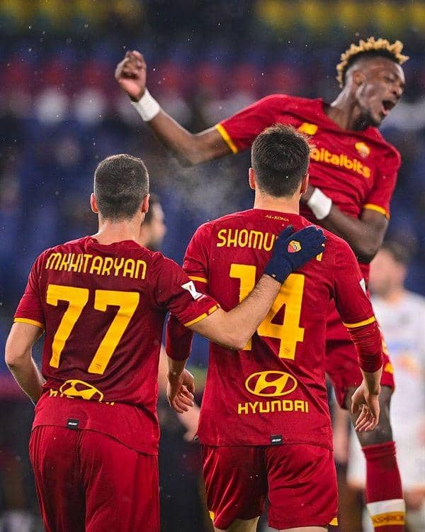 AS Roma saat bertanding menghadapi Lecce dalam lanjutan Serie A pada 21 Januari 2022 lalu. (Instagram.com/officialasroma)