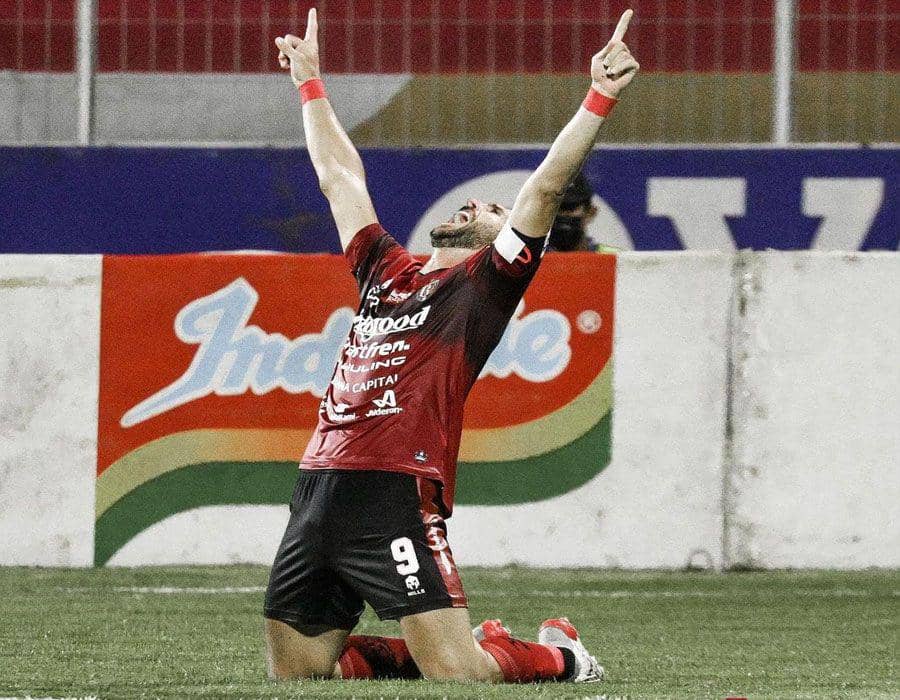 Spaso setelah mencetak gol ke gawang Persija. (Instagram.com/baliunitedfc)